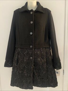 Black Wool Light weight Coat Lace Trim by PERUZZI made in Italy Size Medium